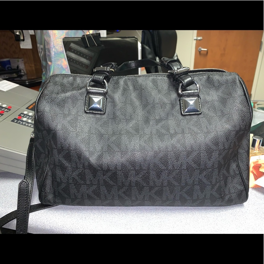 Authentic Michael Kors Handbag - image 2